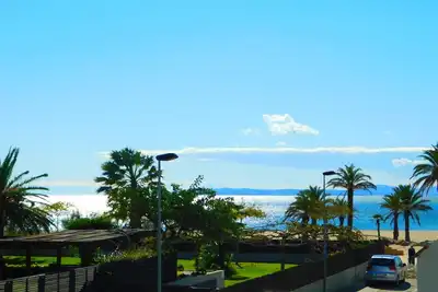 Image de A226 Seasonal rental 1 bedroom apartment, parking in Roses,