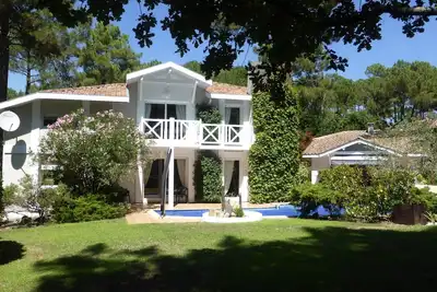 Image de Magnifique Villa d’architecte de 220m² situé à Biscarrosse lac! Domaine du golf