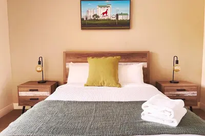 Image de Located in the heart of the West End of Fremantle amongst vibrant cafes and bars