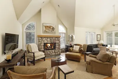 Image de Family and Pet-Friendly Basalt Home With Hot Tub