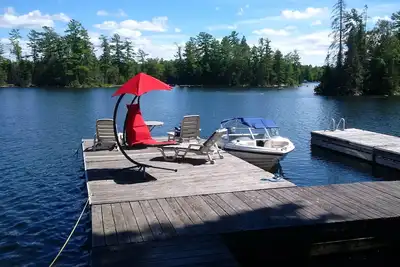 Image de Lakefront Family Cottage with Tennis Court!