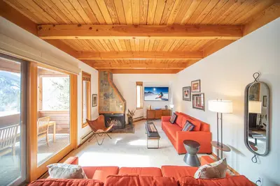 Image de Renovated Townhouse, Last Minute Holiday Rates!