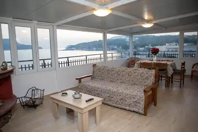 Image de White Heaven Marina View. Studio Near the Lakki Port.