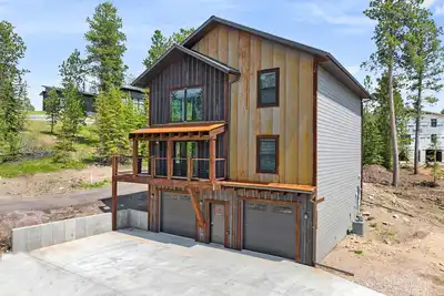 Image de Grand View! Hot tub, Ac, 2 car garage, pool access