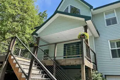 Image de Experience Casabellorio A Beautiful 7 Br Home with Mountain Views in Eagle River