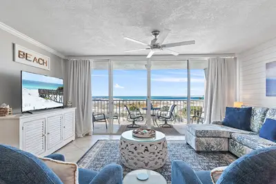 Image de 1br Beach Retreat + Balcony + 3 Pools & Pickleball Court | Magnolia House 307