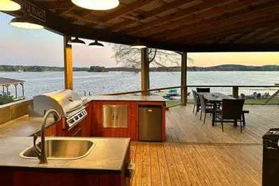 Image de Eagles Nest on Lay Lake: Firepit & Stunning Views