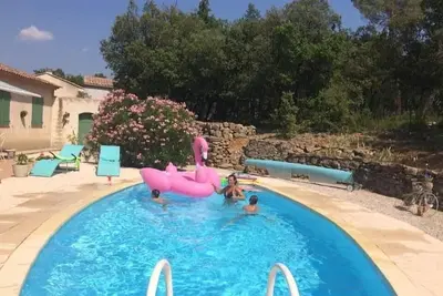Image de Un havre de paix à l’orée de la forêt