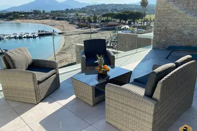 Image de Appartement terrasse les pieds dans l'eau à Porticcio