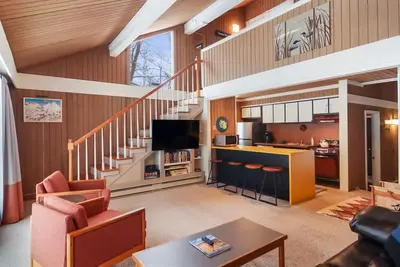 Image de Escape to Tranquil Woods: Your Cozy Schuss Mountain Getaway!