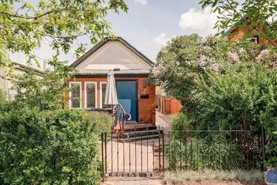 Image de Bridgeland House - Unique, Modern, City Views, Free Parking & Central A/C