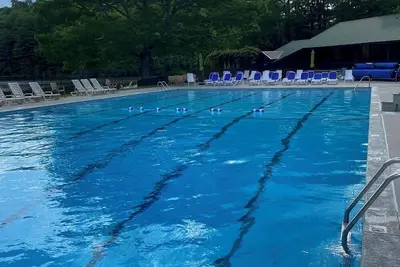 Image de Enjoy River Front Living in Linville Land Harbor. Waterfront Views, Modern Cottage