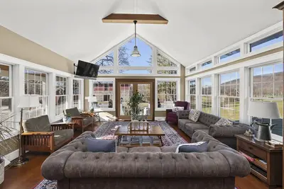 Historic farmhouse w/ private Catskill Creek access. Close to skiing and hiking.