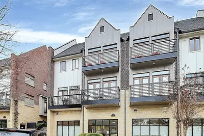 Image de Penthouse in Davidson Nc