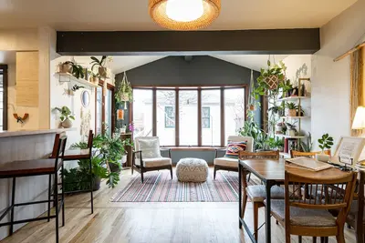 Image de This Must Be the Place-Bayview, Awesome Amenities!