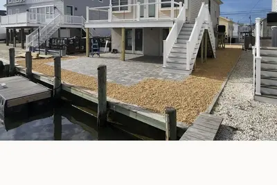 Image de 3 bedroom on the water; Ob 2, five minute walk to beach