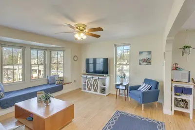 Image de Delafield Vacation Rental Near Lakes & Parks!