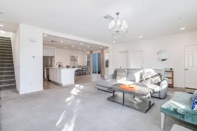 Image de Cozy New 4Bedroom 4Bath home Chino 安靜小區4房4衛新房整租