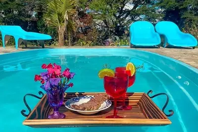 Image de Chalet in front of the dam.