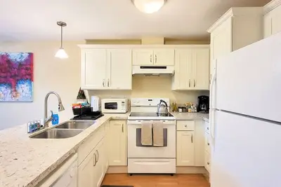 Image de Spacious Modern Family Home\/close to Nike and Intel