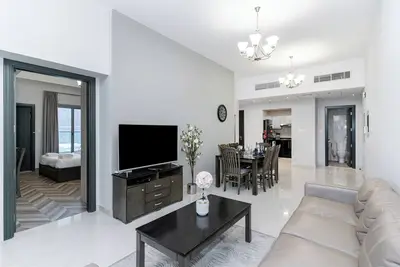 Image de Stylish 4br with Jacuzzi, Sauna and Prime Amenities