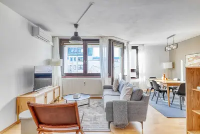 Image de Lovely Meidling 2br w/ Elevator & Balcony nr U6 & Tram 62, by Blueground