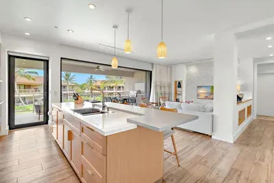 Image de Maui Resort Rentals: 9 Total Bedrooms at Kaanapali’s Newest Luxury Residences, Steps from Beach & Resort Amenities!