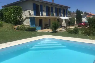 Inviting 2-Bed Apartment with pool in Saint-Romain