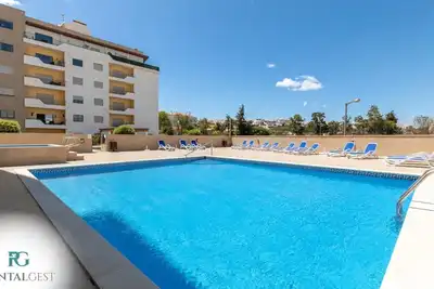 Image de Penthouse near the historic centre with A/C, pool and garage