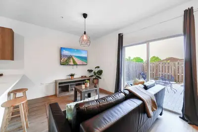 Image de Comfortable & Spacious Townhouse w/ Free Parking