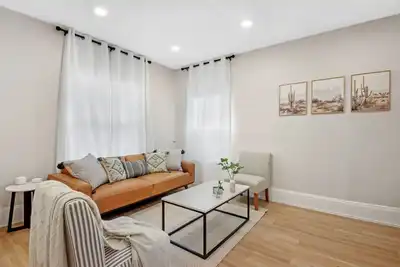 Image de The Lakewood Belle! Family Friendly Home -10 mins to Downtown