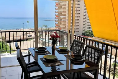 Image de Beachfront 2 bedroom apartment, seaview, swimmingpool, parking