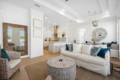 Image de Prominence 30a Emerald Waves- Beach, 2 Pools, Golf Cart, 4 Bikes Incl, Free Golf