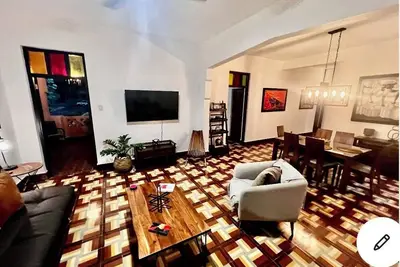 Image de Cozy, Classic & Gorgeous Apt near Condado beach 5 bedrooms 3 bathrooms 1Parking