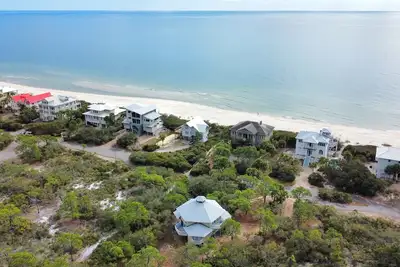 Image de Community Pool! Easy Beach Access - 2 Free bike rentals included!