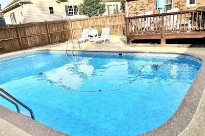 Image de 3 bedroom cozy yet spacious home w/ in-ground pool