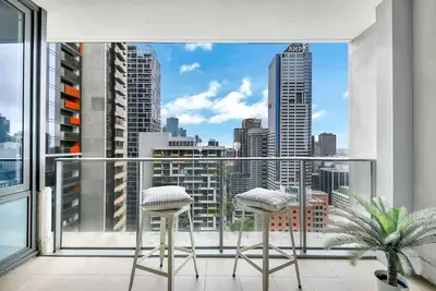 Image de Comfy 2br Apt Near Southern Cross with City Views