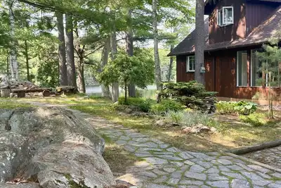 Image de Beautiful family cottage on private lake in the heart of Muskoka