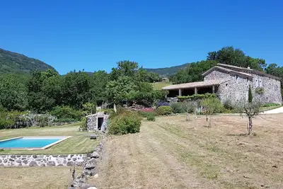 Image de Charming house suitable for large families with swimming pool in a preserved site