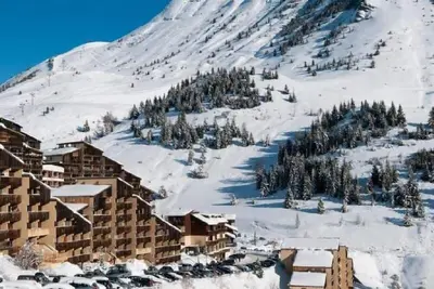 Image de À 250m des pistes de ski, 1er étage, vue montagne, balcon, télévision, casier à ski, 23m²