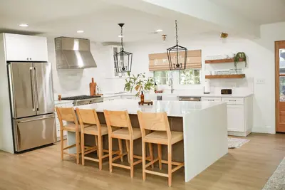 Image de New! Pristine Lake Norman Home w/ Private Dock