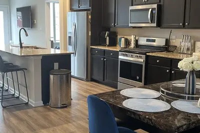 Image de Relaxing gateway 1. 5 miles from the boardwalk with plug-in Tesla charger