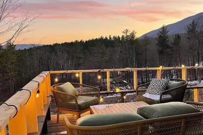 Dragonfly Cottage -Luxurious Mountain View A-Frame -quiet street close to town.