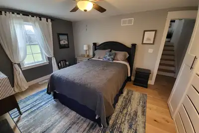 Image de Fully remodeled house 5 min from Lake Erie, large yard.