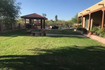 Image de Attention Gem Show exhibitor easy I- 10  access