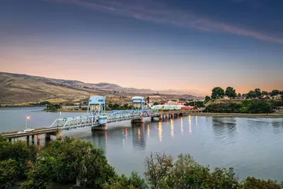 Image de Riverview Home - walking trails - convenient location