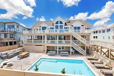 Image de Luxury, Oceanfront, Pool, Elev, Rec Rm, Beach Access, Ocean Views! Wl983, Fairlight