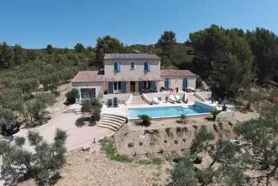 Image de Havre de paix au bord des Alpilles