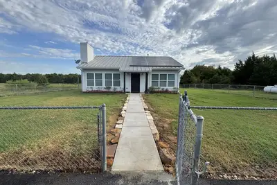 Image de Cottage on 14 acres near Lake Ray Roberts