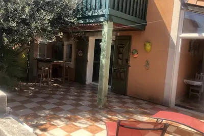 Image de Appartement Cosy avec belle terrasse ombragée et piscine résidentielle